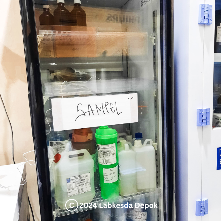 Kulkas Penyimpanan Sampel